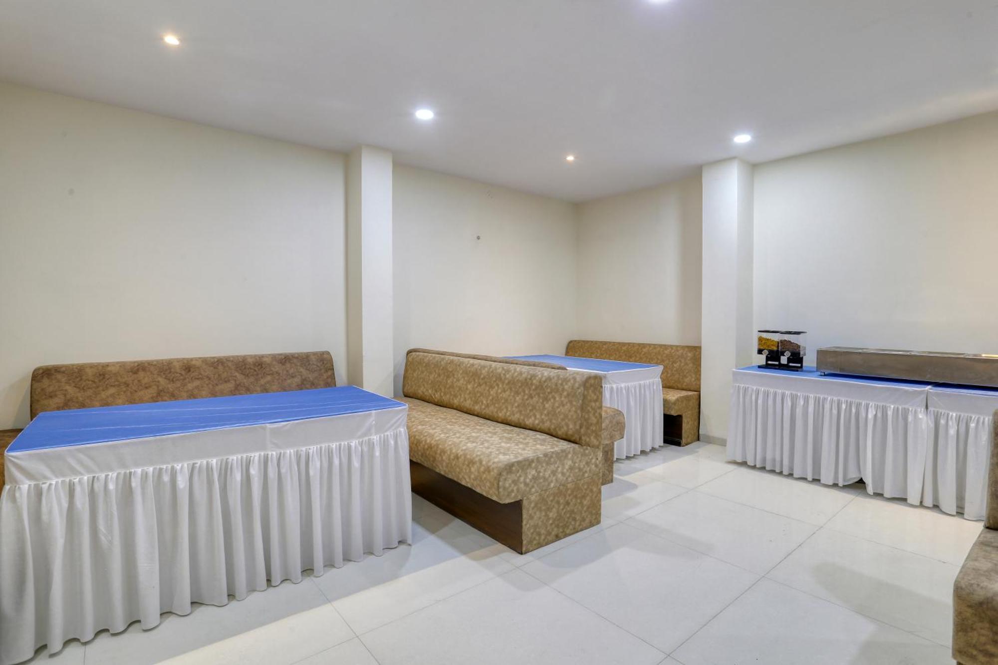 Soonstay Hotel Konark Индор Екстериор снимка