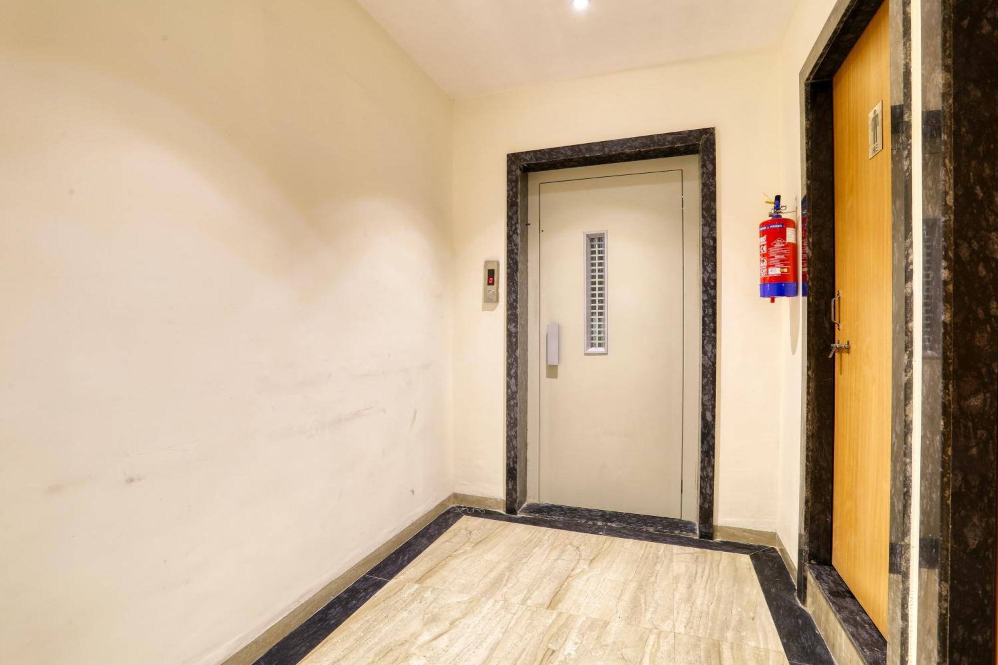 Soonstay Hotel Konark Индор Екстериор снимка