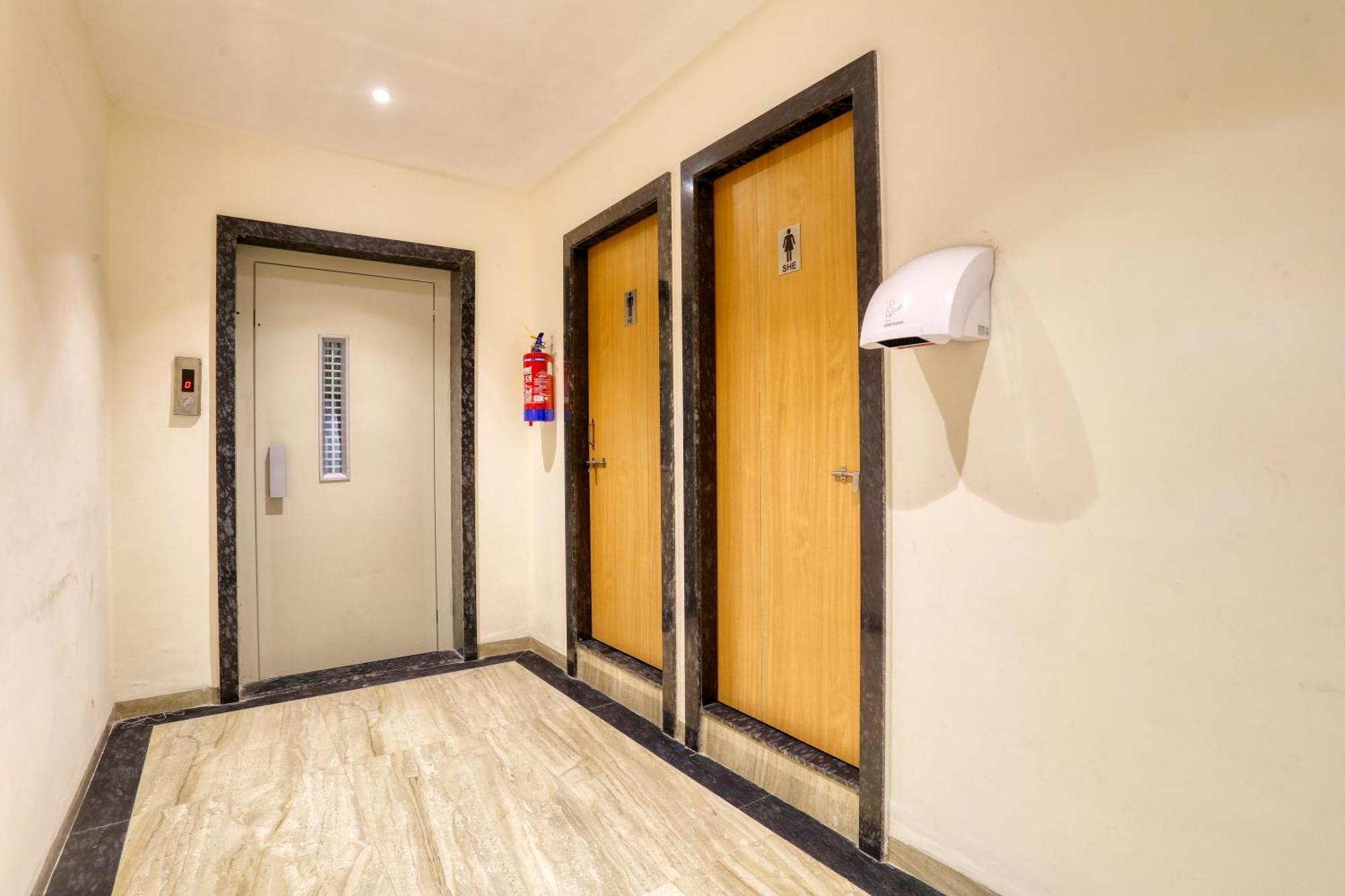 Soonstay Hotel Konark Индор Екстериор снимка