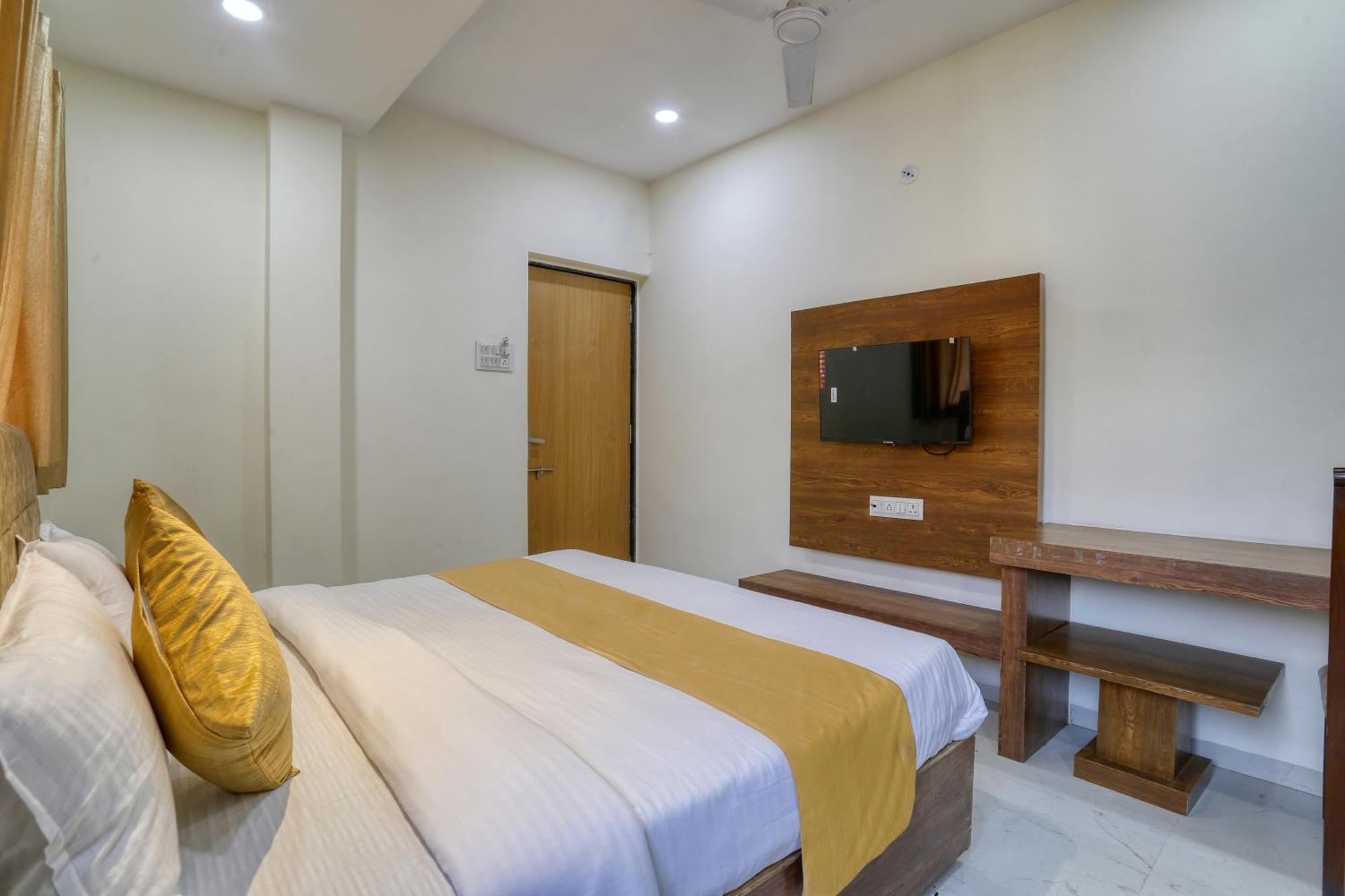 Soonstay Hotel Konark Индор Екстериор снимка